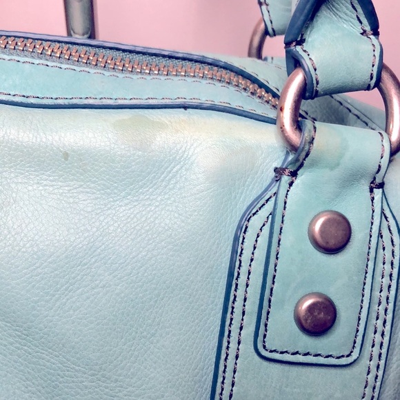 FOSSIL sea foam genuine leather bag. Silver hardware. 3 compartments inside. - Picture 5 of 17